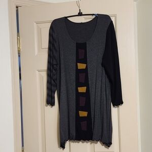 Sondra Sardis Designs Gray and Black Tunic Top XL